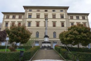 Arezzo Piazza del Popolo Obelisco Mazzini 