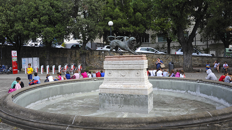 Fontana stazione 2