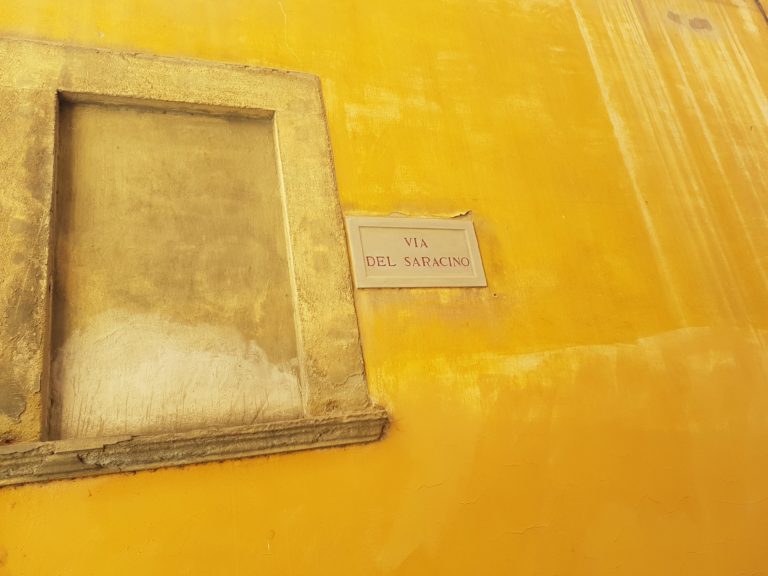 I strani nomi delle vie di Arezzo