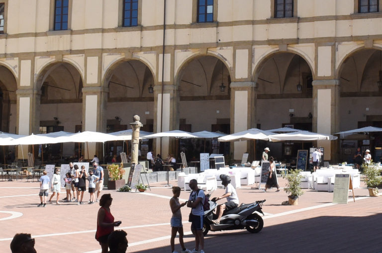 La Piazza della Grande…imbecillità