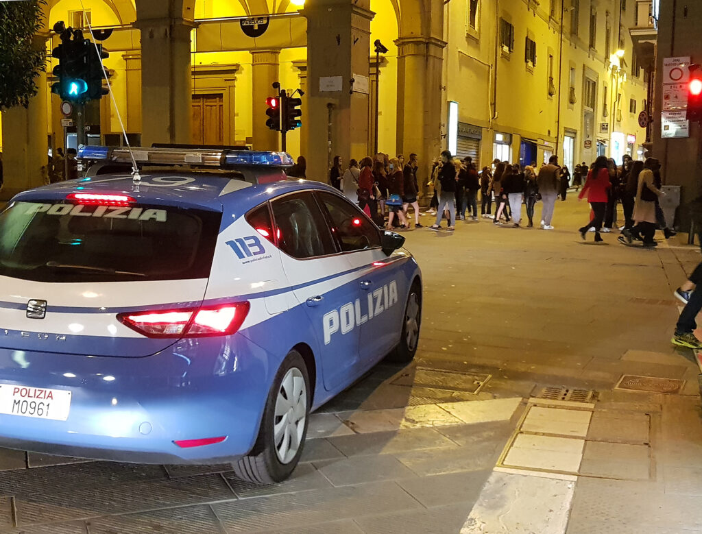 Arezzo sotto attacco: violenta aggressione al titolare di un locale