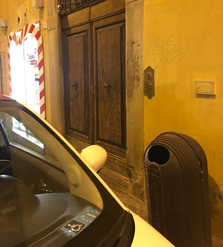Permesso ? Si, avanti, siamo già in troppi