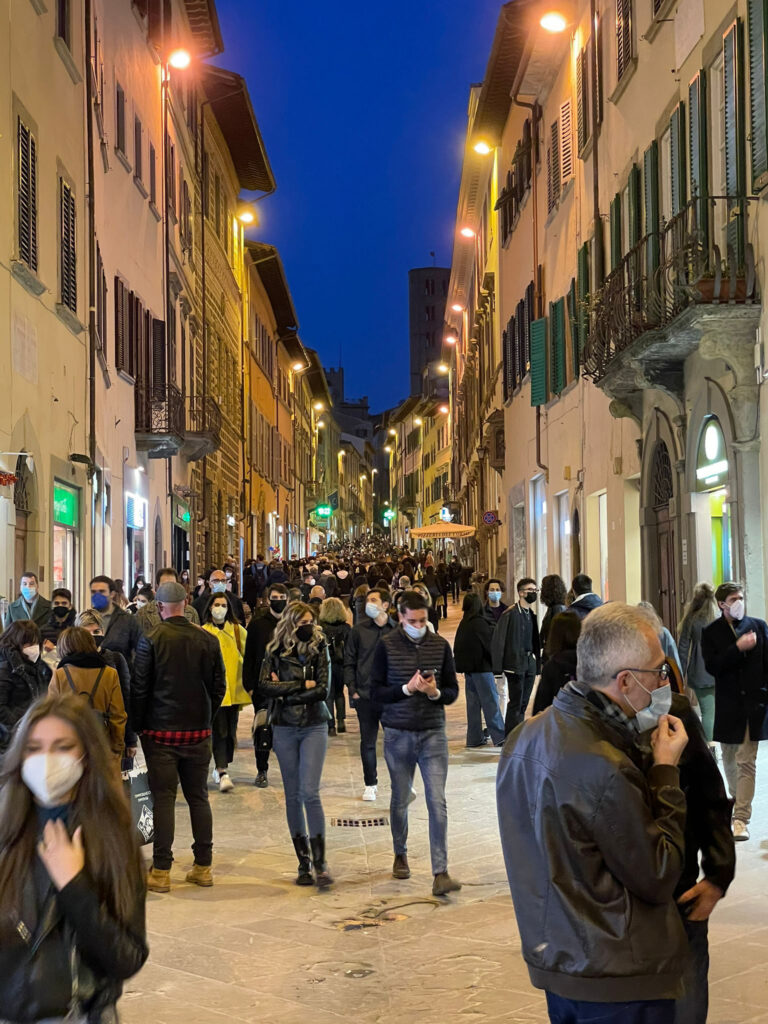 Ghinelli: “mascherina all’aperto da sabato dentro la città murata”