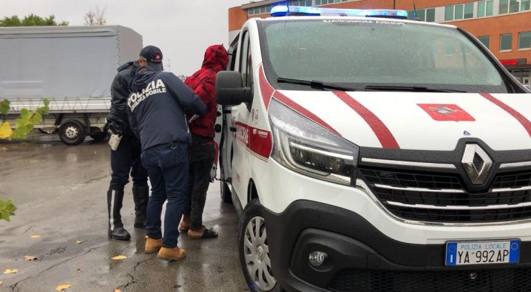 Operazione di sgombero alla ex Lebole
