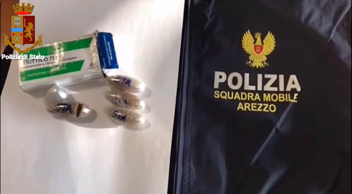 Trovato con 5 ovuli di eroina arrestato