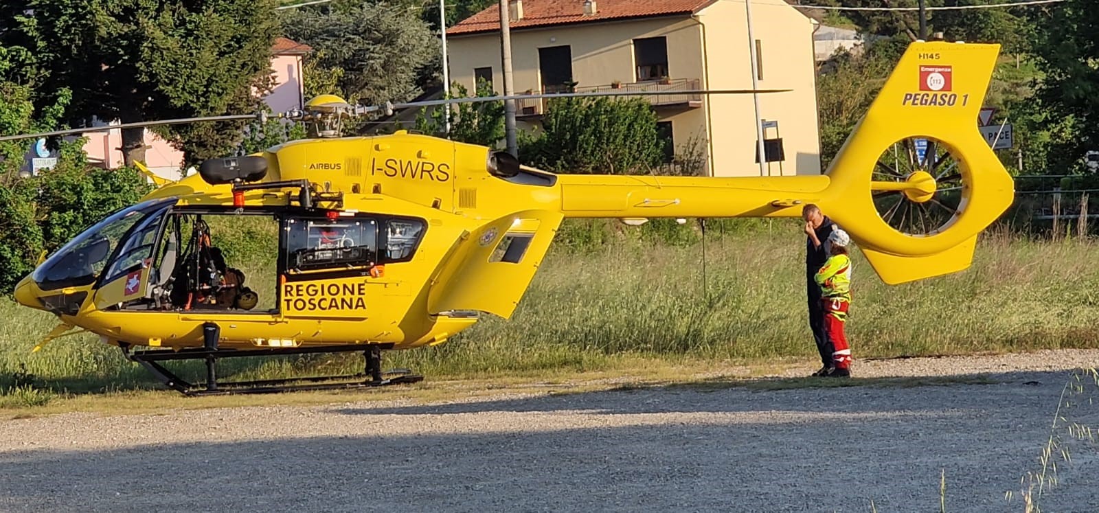 Scontro frontale auto ciclomotore, grave 58enne