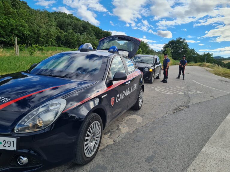 Rubano al supermercato, tre stranieri denunciati dai Carabinieri di Bibbiena