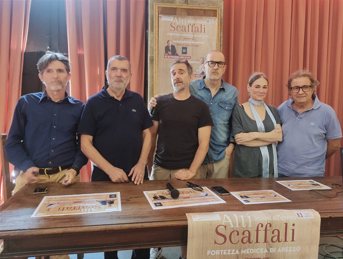 Alti Scaffali