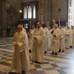 Arezzo, Messa del Crisma: la solenne celebrazione e la consacrazione degli oli santi da parte del vescovo Andrea Migliavacca