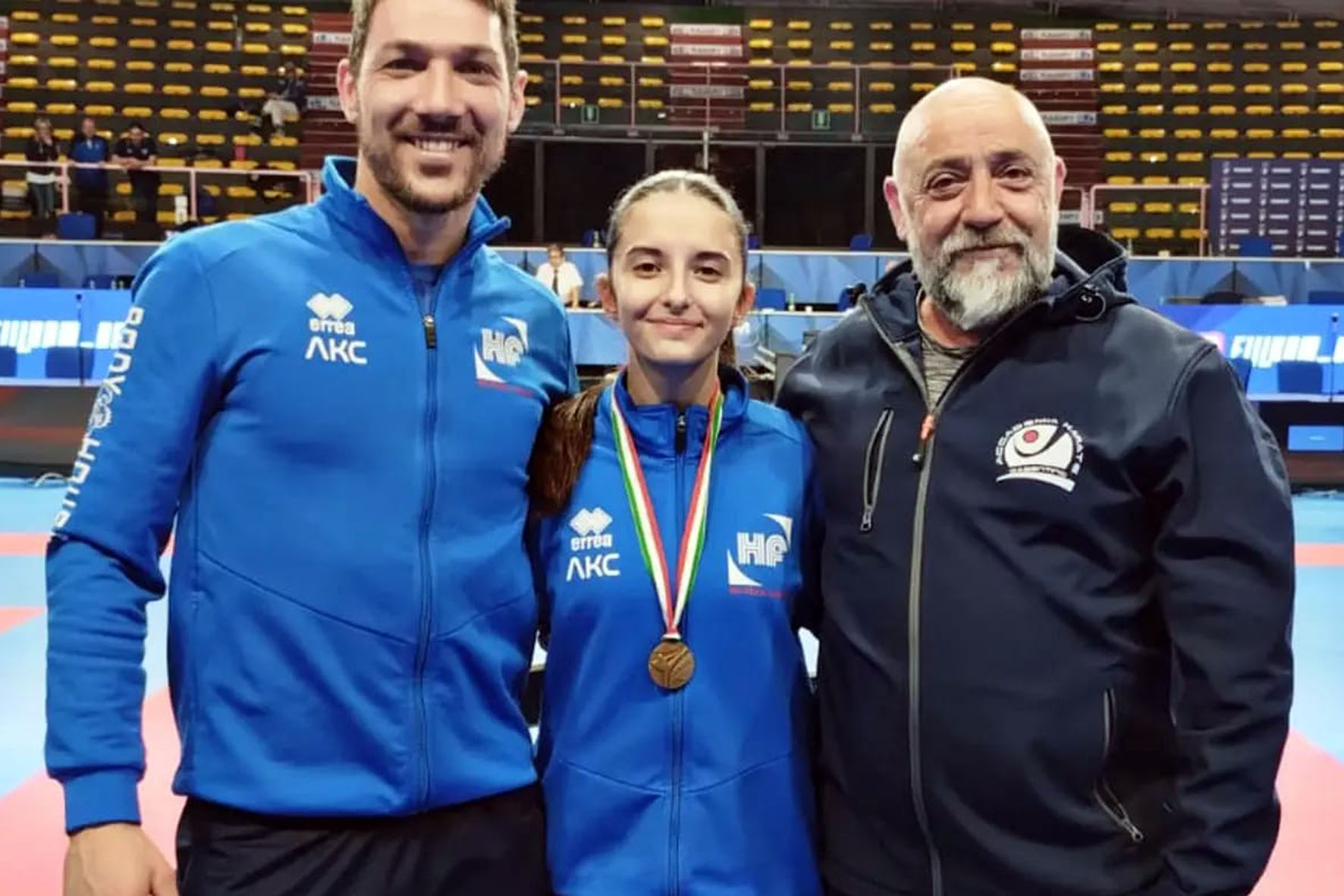 Laura Abenante, giovane karateka dell’Accademia Karate Casentino, si prepara a sfidare i migliori talenti mondiali nella Youth League