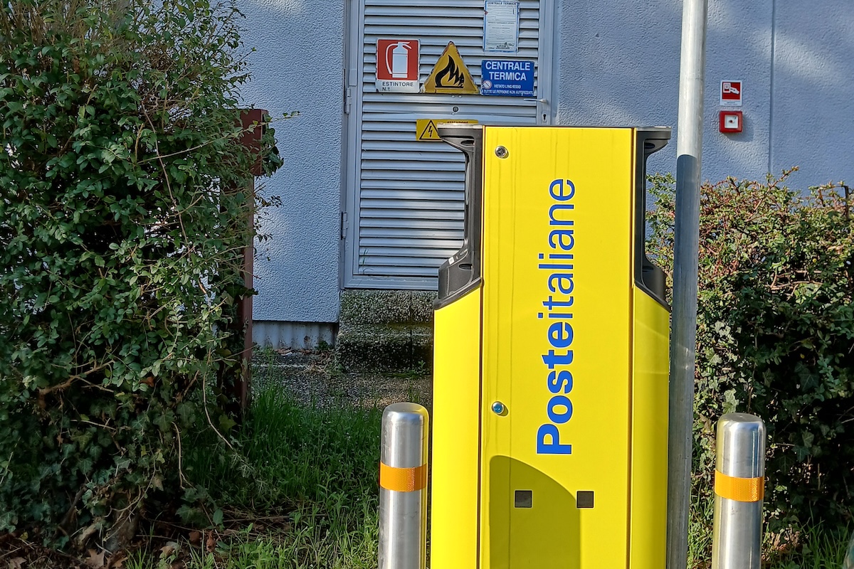 Auto elettriche da Lortica.it auto elettriche nuove colonnine di ricarica in arrivo anche in provincia di arezzo grazie a poste italiane