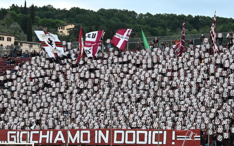 Arezzo fuori dai playoff: la Vis Pesaro vince al Comunale e spegne i sogni amaranto