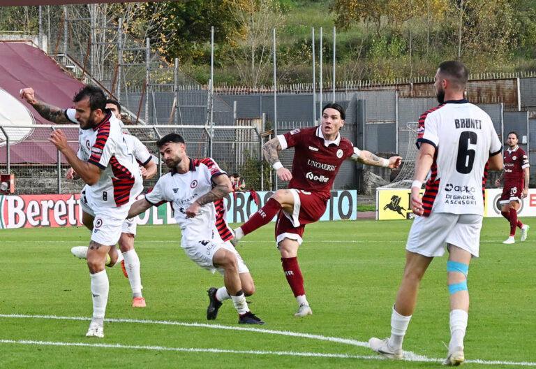 Cinquina amaranto: l’Arezzo travolge il Campobasso 5-1
