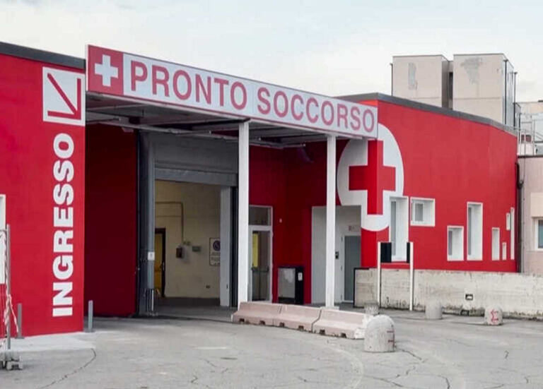 Pedone investito sulla SR 73 ad Arezzo: donna di 61 anni in codice 2