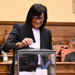 Il sorriso di chi pensa: 'Peggio della campagna elettorale ormai non può andare'. Spoiler: può.