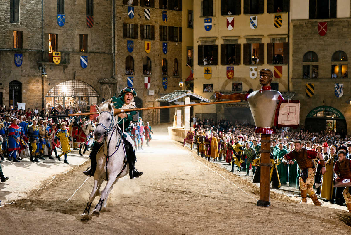 giostra del saracino porta sant8217andrea vince la quarantesima lancia per festeggiare il quartiere chiede che da oggi cinque pi249 cinque faccia quaranta da Lortica.it giostra del saracino porta sant8217andrea vince la quarantesima lancia per festeggiare il quartiere chiede che da oggi cinque pi249 cinque faccia quaranta
