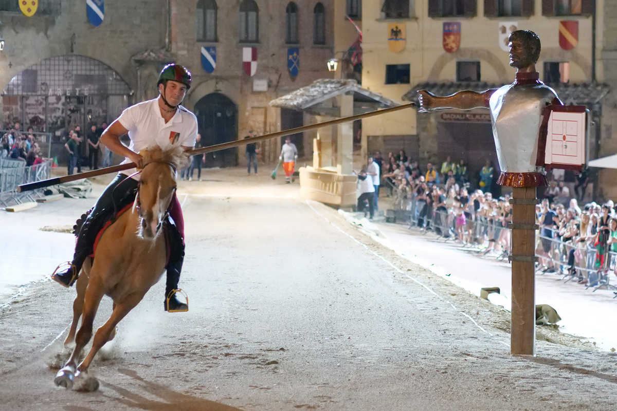 giostra del saracino il conto alla rovescia continua le foto della seconda giornata di prove da Lortica.it giostra del saracino il conto alla rovescia continua le foto della seconda giornata di prove