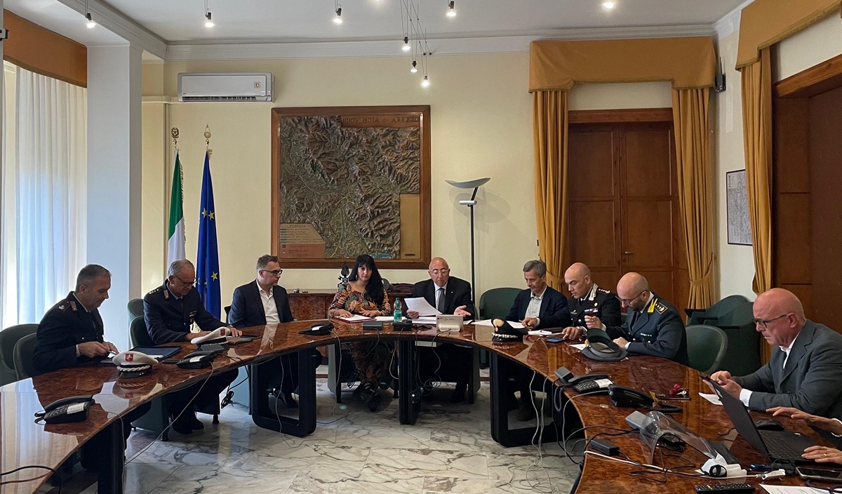 la malamovida va in prefettura alla badia arrivano pi249 divise e meno alibi da Lortica.it la malamovida va in prefettura alla badia arrivano pi249 divise e meno alibi