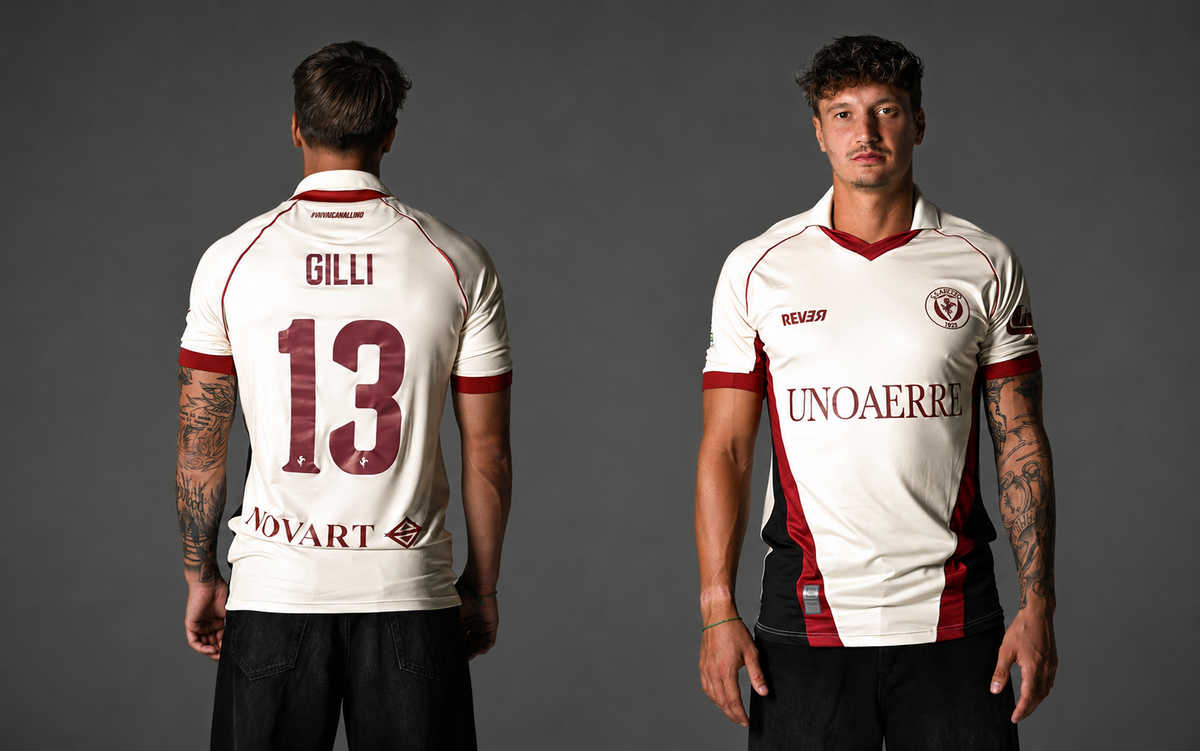 La seconda maglia dell'arezzo