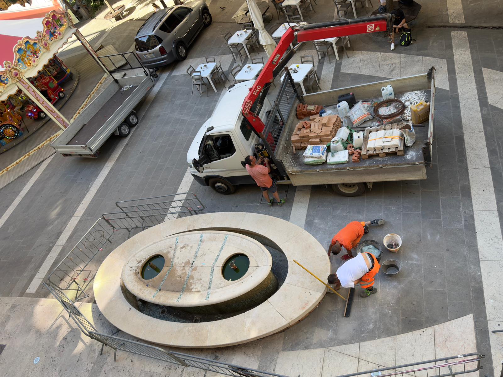 Piazza Risorgimento Operai al lavoro