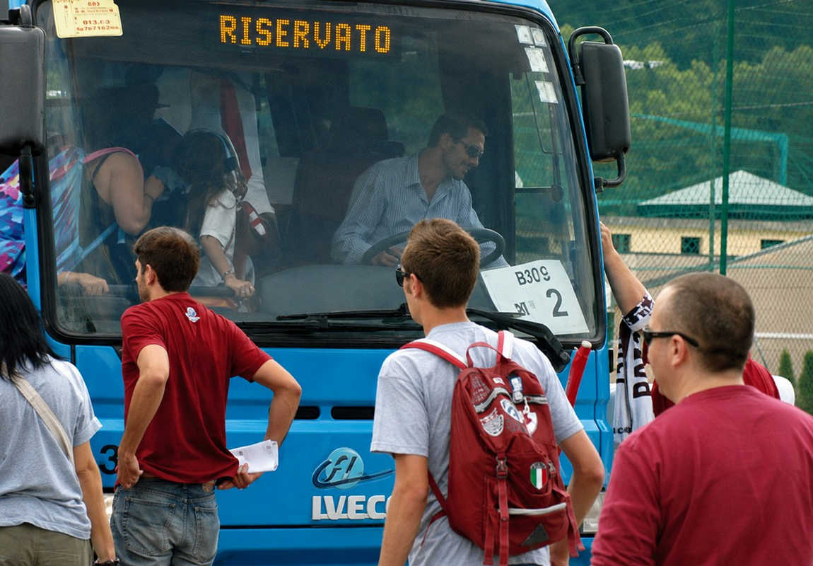 Tifosi dell’Arezzo pronti a seguire la squadra in trasferta-pullman