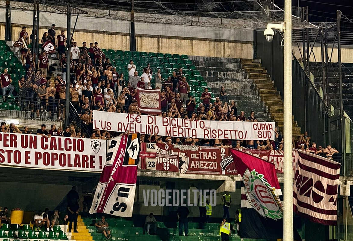 tifosi-arezzo-striscione-calcio-popolare-avellino
