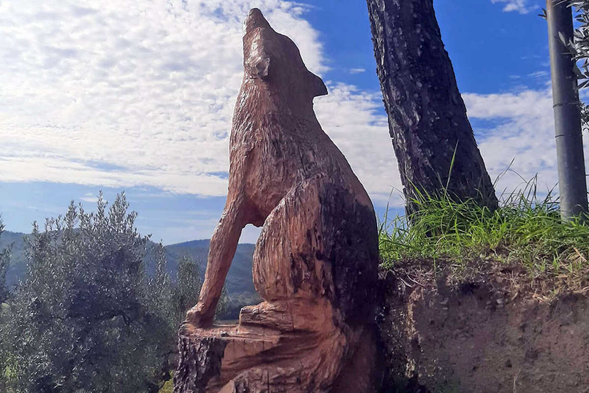 Una delle opere del museo a cielo aperto nel borgo di Marcena
