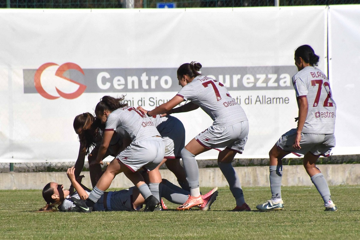 acf arezzo milani la mette dentro dalla bandierina pari col catania al cardiopalma da Lortica.it acf arezzo milani la mette dentro dalla bandierina pari col catania al cardiopalma