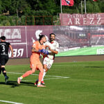 Arezzo-Südtirol 1-4, azione con il portiere coinvolto nei pressi della porta