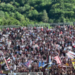 Arezzo-Südtirol 1-4, panoramica della curva amaranto gremita