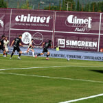 Arezzo-Südtirol 1-4, fase di gioco nei pressi della porta