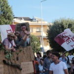 Figuranti e bandiere sul carro alla Festa dell’Uva di Subbiano 2026