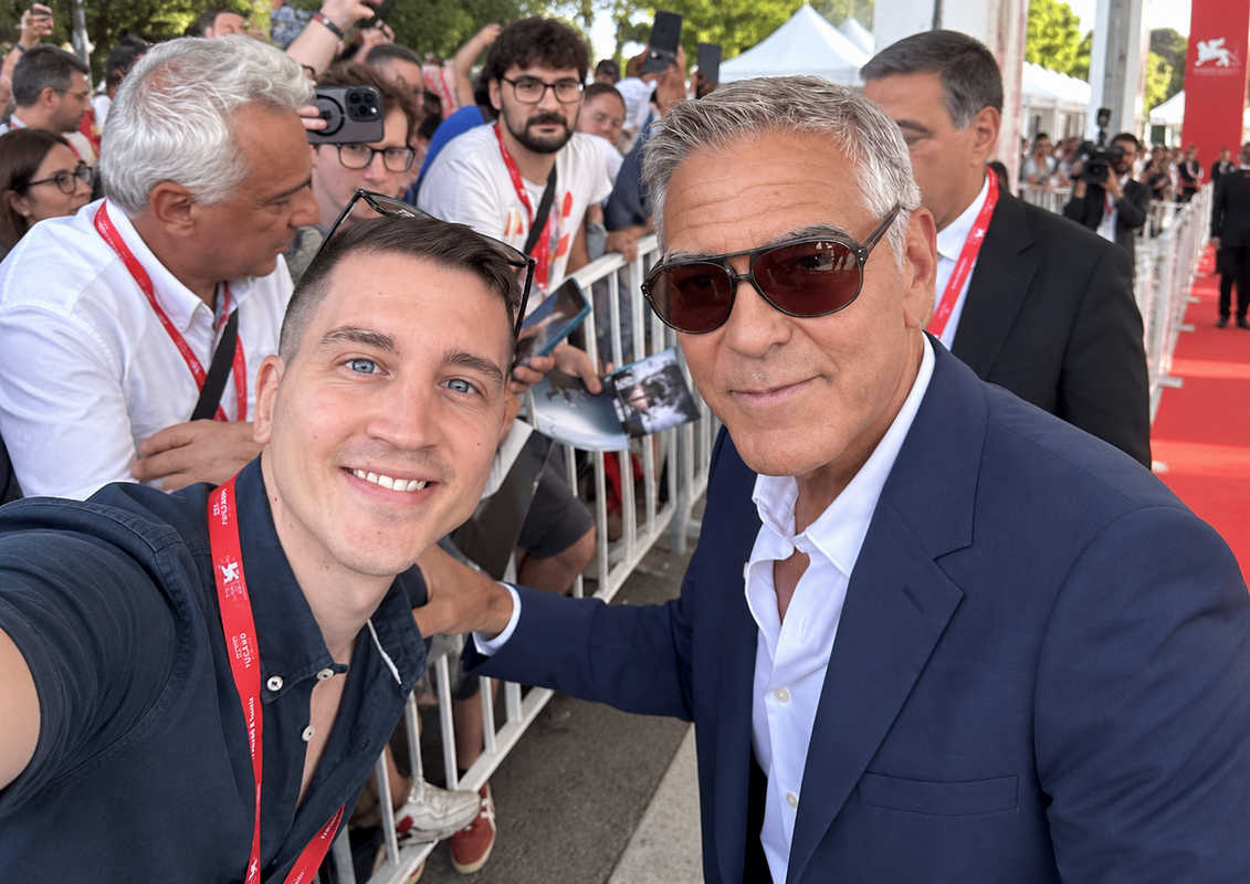 dal valdarno al red carpet prende due settimane di ferie per dare la caccia ai vip da Lortica.it dal valdarno al red carpet prende due settimane di ferie per dare la caccia ai vip