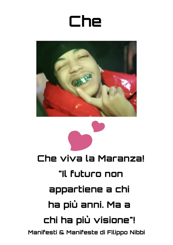 Manifesto Che di Filippo Nibbi con ritratto di un giovane sorridente, cuori rosa e frase sul futuro e la visione dei giovani