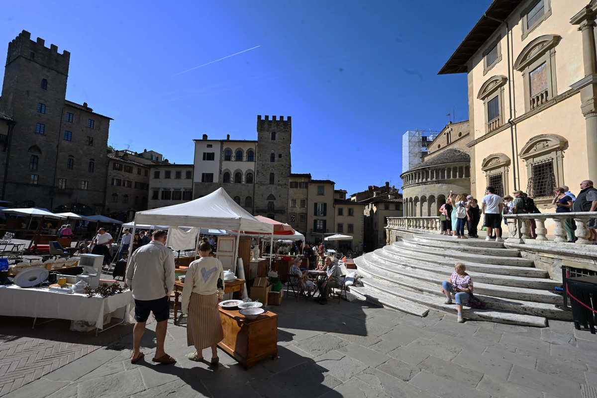 fiera antiquaria di ottobre ad arezzo tra banchi curiosit224 e pezzi d8217altri tempi da Lortica.it fiera antiquaria di ottobre ad arezzo tra banchi curiosit224 e pezzi d8217altri tempi