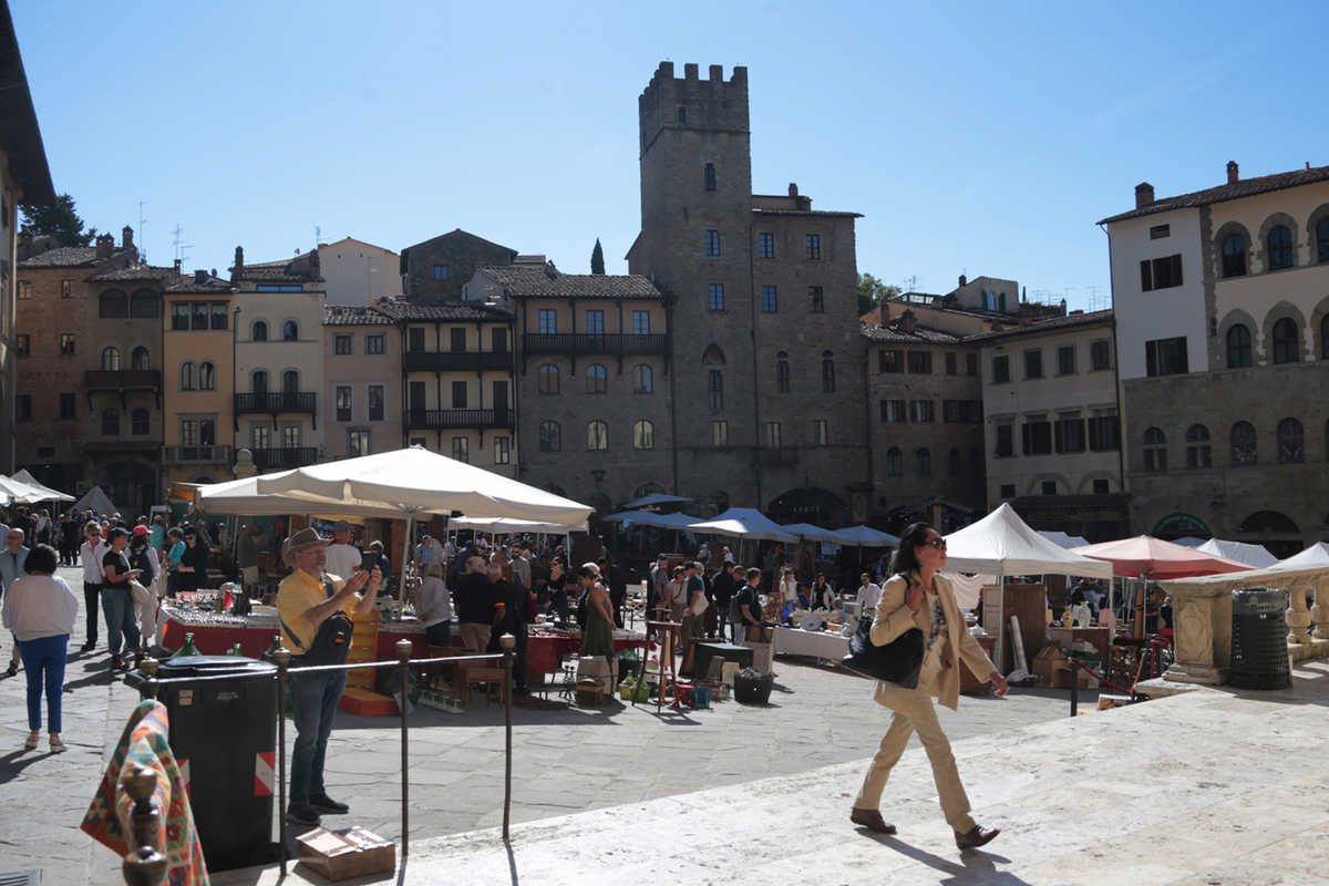 Fiera Antiquaria di ottobre ad Arezzo fotografata da Felice Rogialli