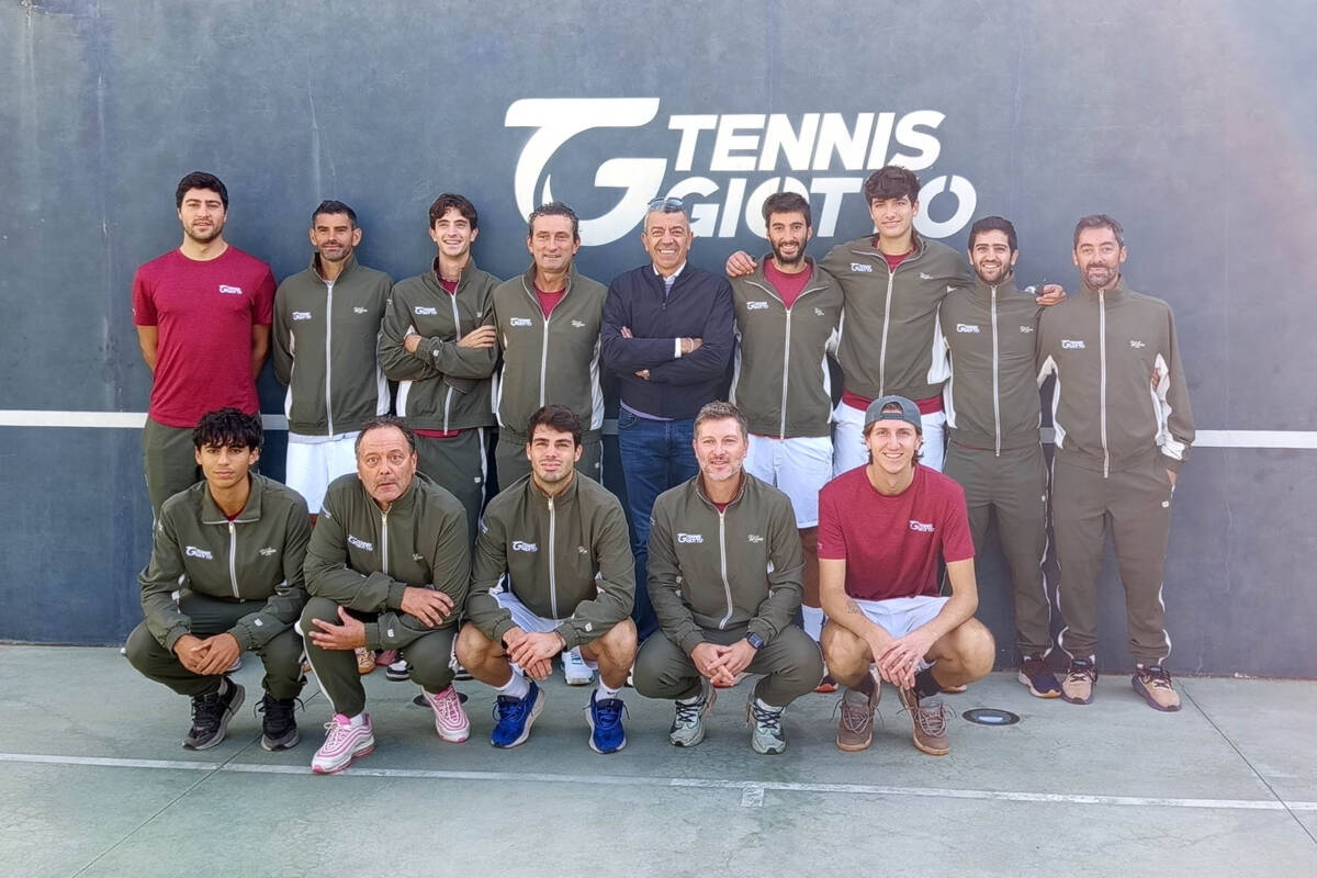 La formazione maschile del Tennis Giotto impegnata nel campionato di serie A2 2026.