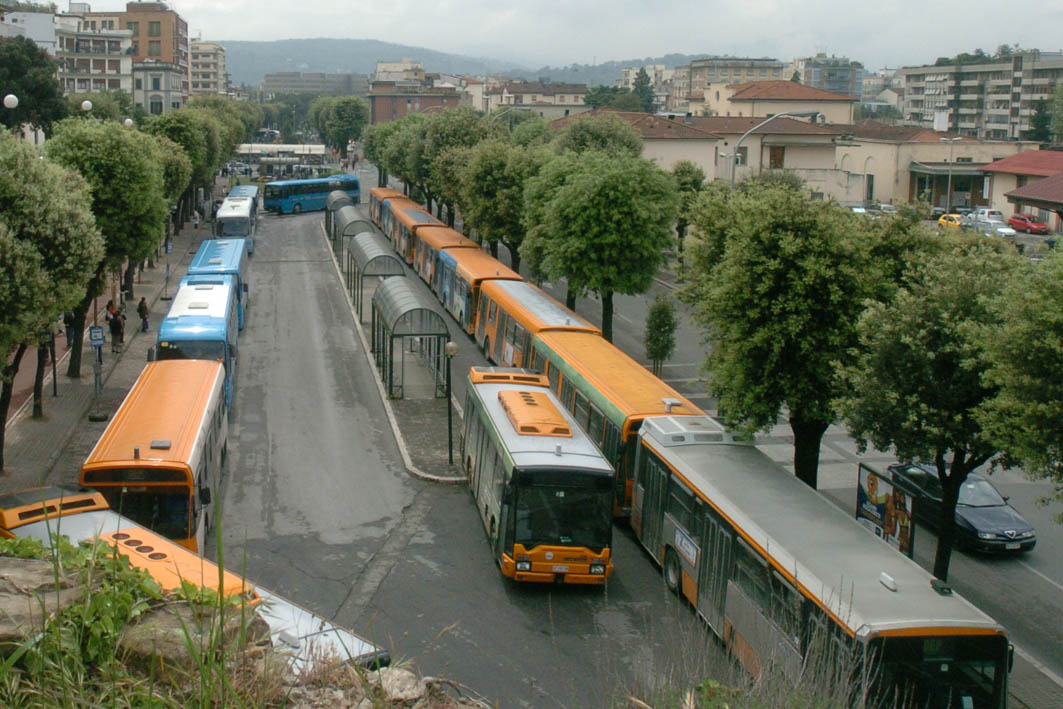 Terminal degli autobus ai giardini Porcinai di Arezzo