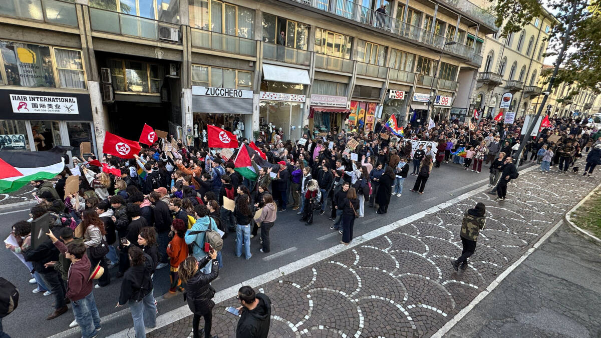 arezzo scende in piazza contro guerra e carovita e i giovani non stanno a guardare da Lortica.it arezzo scende in piazza contro guerra e carovita e i giovani non stanno a guardare