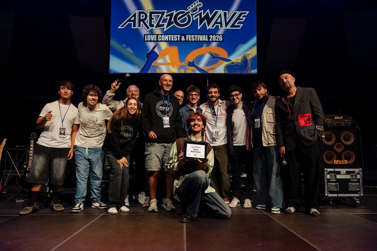 arezzo-wave-2026-premiazione-vincitori-contest Premiazione dell’Arezzo Wave Love Contest & Festival 2026 sul palco