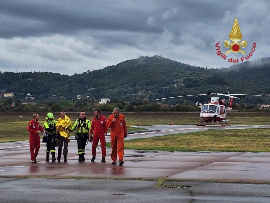 chitignano 80enne disperso nei boschi ritrovato dall8217elicottero dei vigili del fuoco da Lortica.it chitignano 80enne disperso nei boschi ritrovato dall8217elicottero dei vigili del fuoco
