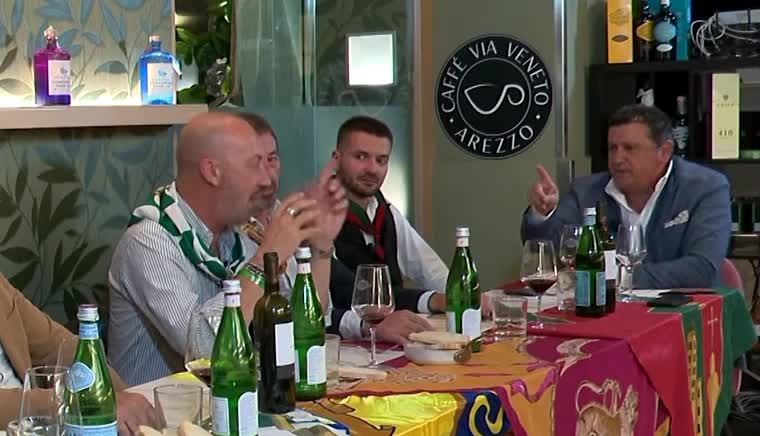 giostra scintille tra santo spirito e sant8217andrea abbassa il dito io non abbasso niente da Lortica.it giostra scintille tra santo spirito e sant8217andrea abbassa il dito io non abbasso niente