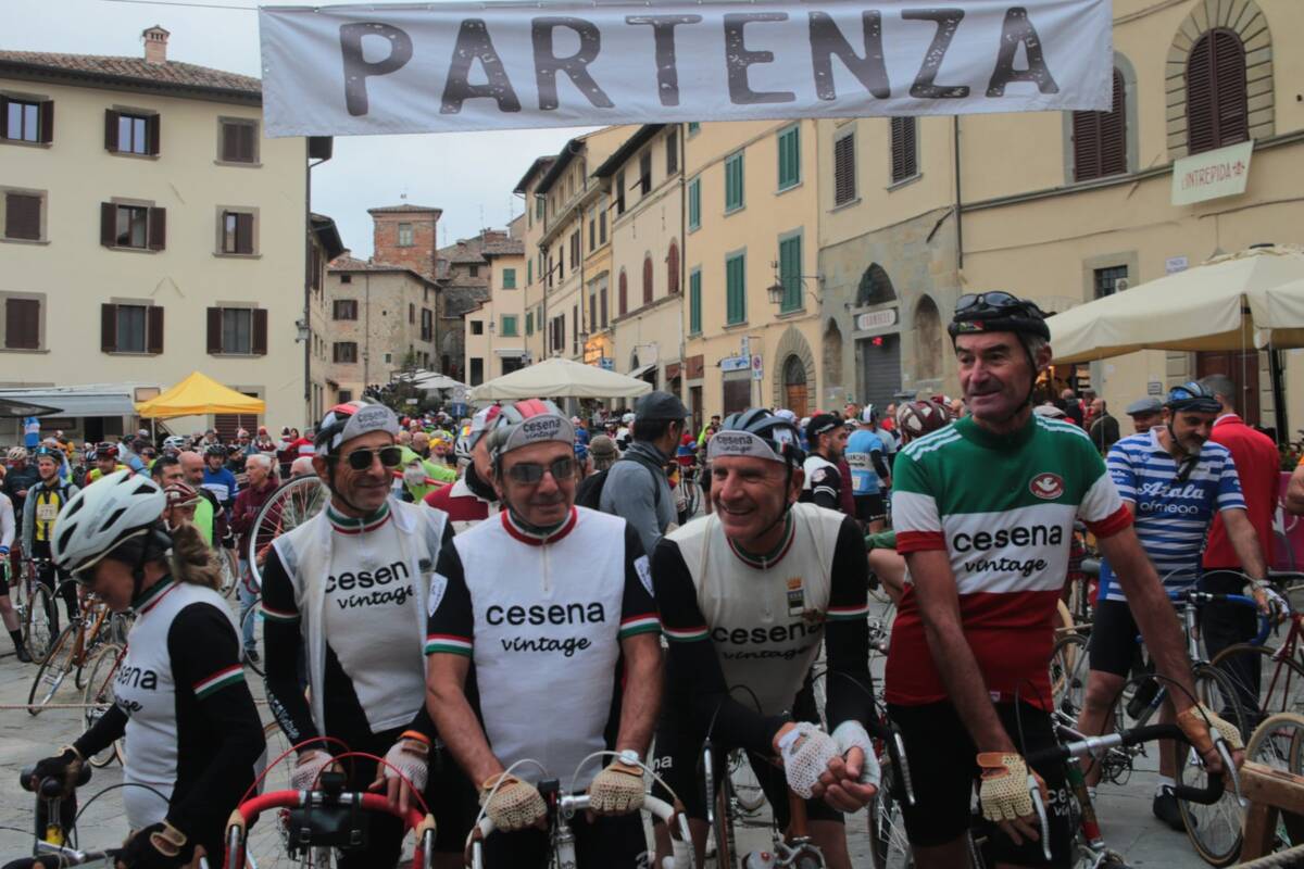 L’Intrepida 2026 ad Anghiari, partecipanti alla cicloturistica d’epoca