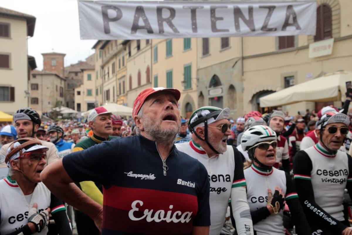 L’Intrepida 2026 ad Anghiari, partecipanti alla cicloturistica d’epoca