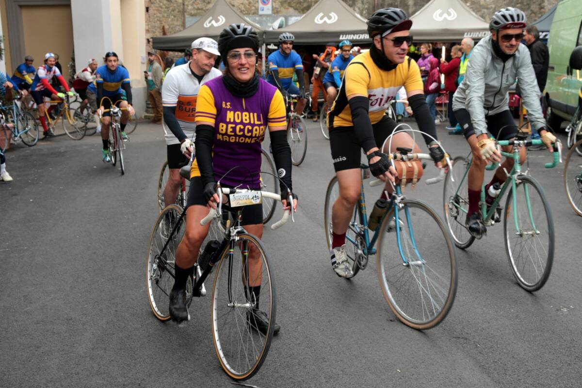 L’Intrepida 2026 ad Anghiari, partecipanti alla cicloturistica d’epoca