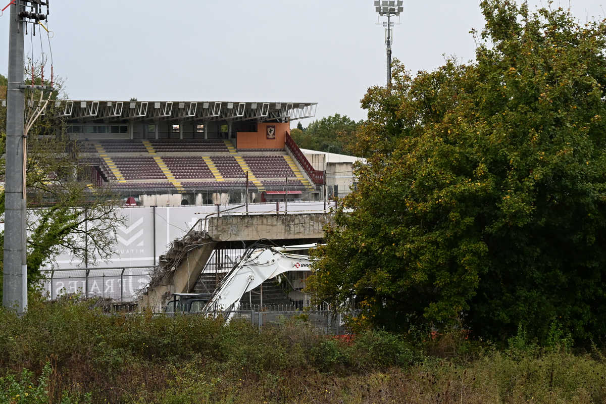 Demolizione Tribuna Maratona Arezzo, 8 ottobre 2026, fotografia 1
