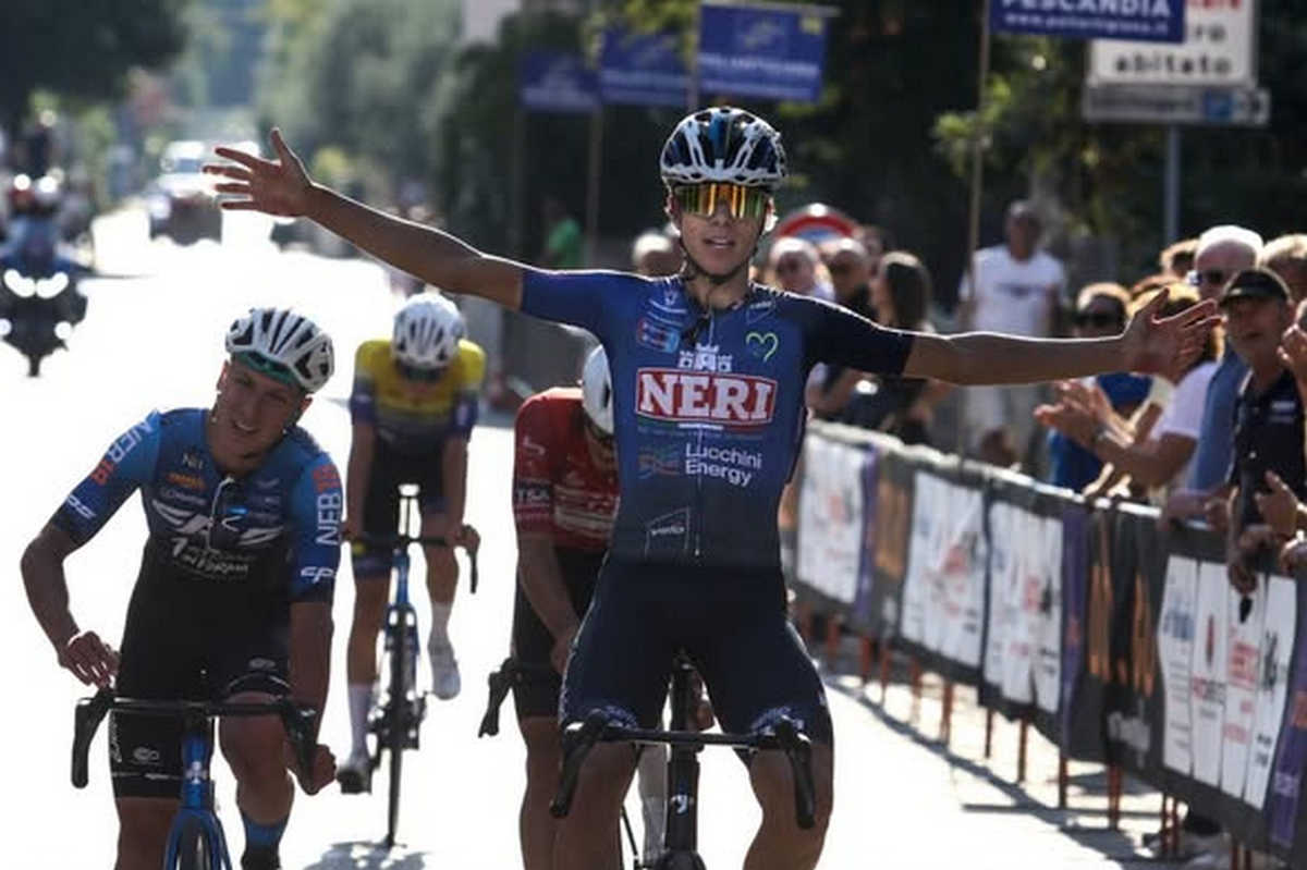 mattia-moretti-giro-valli-aretine-rigutino-2026 Mattia Moretti vincitore del Giro delle Valli Aretine Juniores 2026 a Rigutino