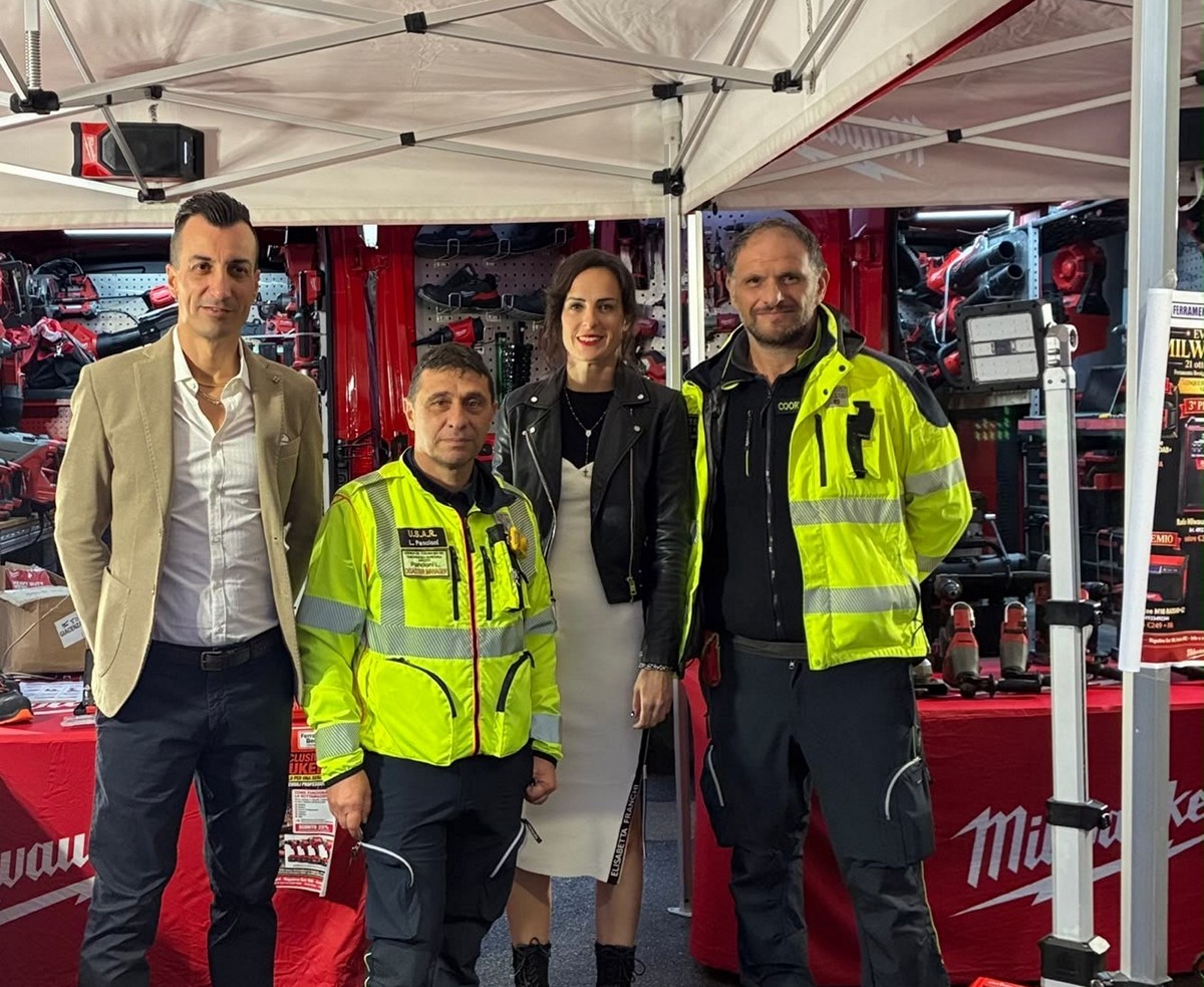 rigutino dalla ferramenta benigni una torre faro per le maxi emergenze del 118 da Lortica.it rigutino dalla ferramenta benigni una torre faro per le maxi emergenze del 118