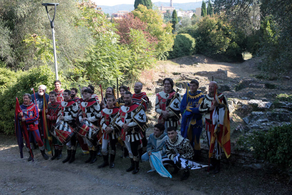 Sbandieratori di Arezzo al Parco del Pionta - foto 1