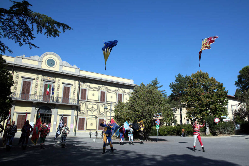 Sbandieratori di Arezzo al Parco del Pionta - foto 11